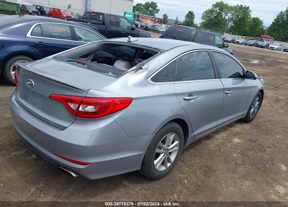 2015 HYUNDAI SONATA SE VIN: 5NPE24AF9FH205595
