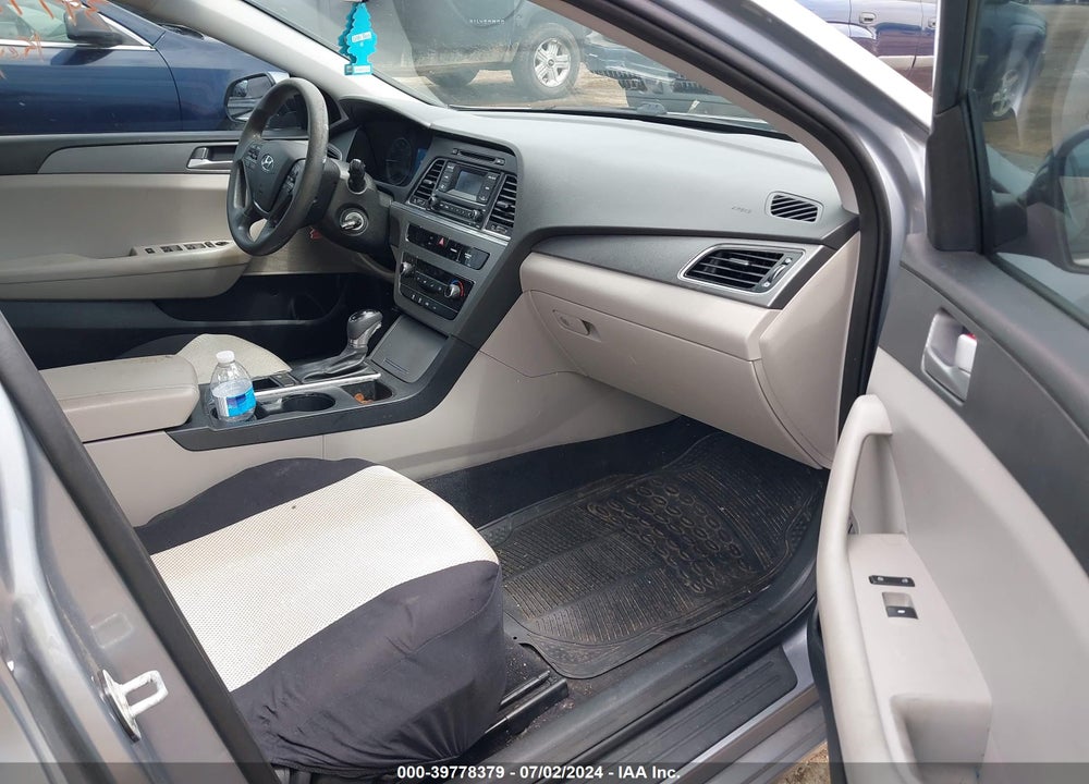 2015 HYUNDAI SONATA SE VIN: 5NPE24AF9FH205595