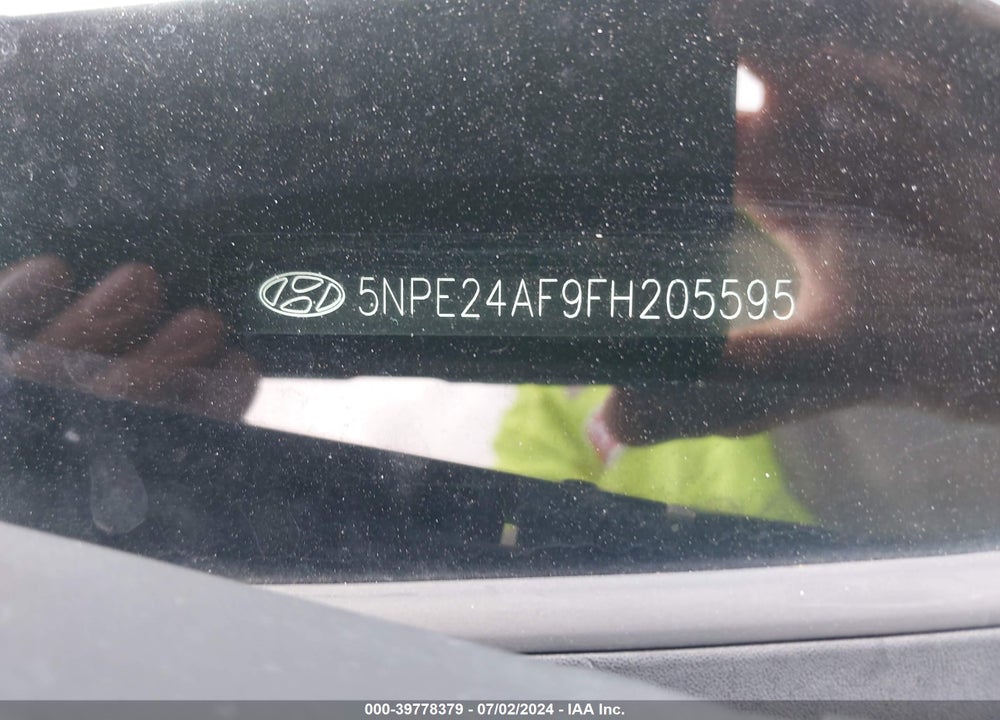2015 HYUNDAI SONATA SE VIN: 5NPE24AF9FH205595