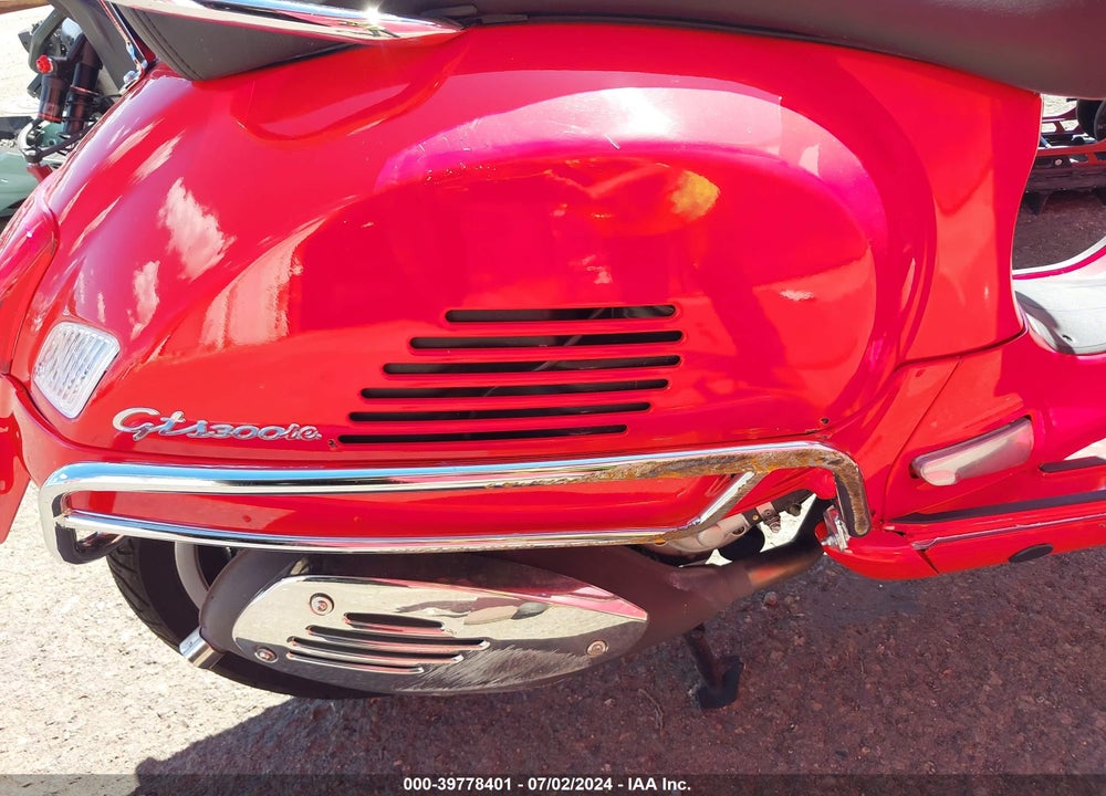 2014 VESPA GTS 300 SUPER VIN: ZAPM459L9E5704478