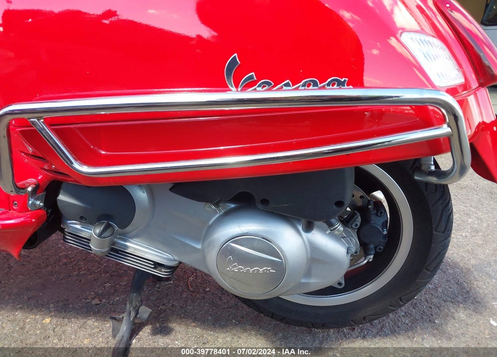 2014 VESPA GTS 300 SUPER VIN: ZAPM459L9E5704478
