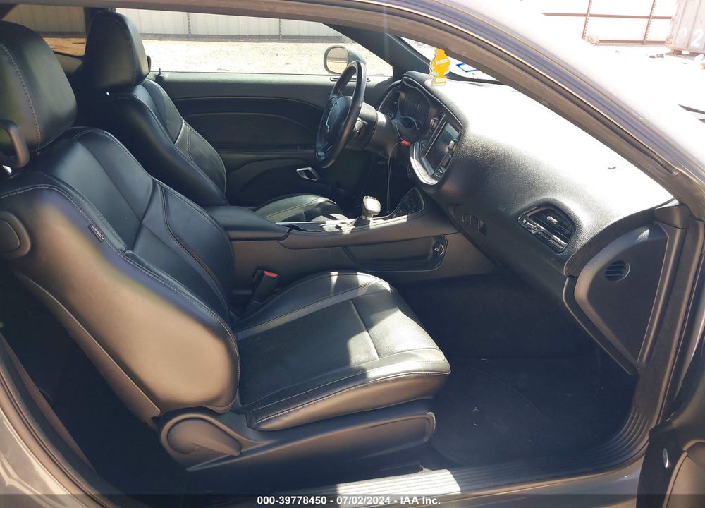2018 DODGE CHALLENGER SXT PLUS VIN: 2C3CDZAG2JH183193