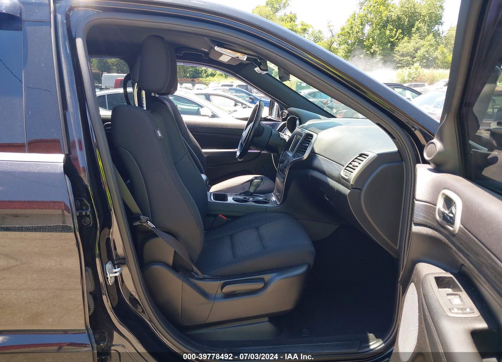 2020 JEEP GRAND CHEROKEE LAREDO E 4X4 VIN: 1C4RJFAG0LC177346