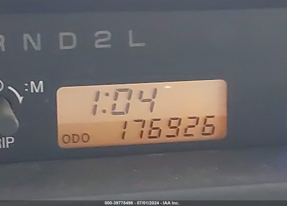 2006 SCION XB VIN: JTLKT324064045527