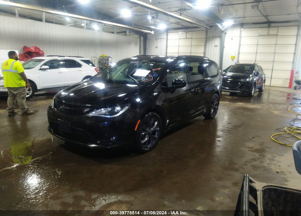 2019 CHRYSLER PACIFICA TOURING L VIN: 2C4RC1BG8KR522303