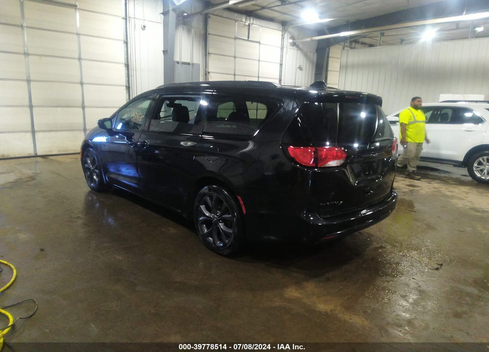 2019 CHRYSLER PACIFICA TOURING L VIN: 2C4RC1BG8KR522303