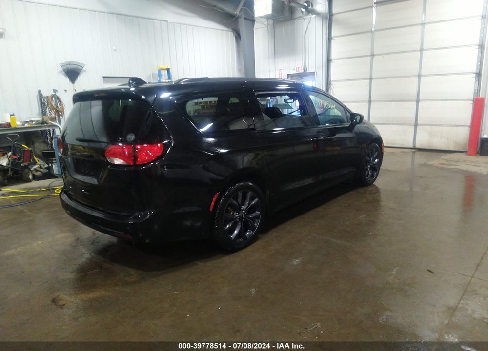 2019 CHRYSLER PACIFICA TOURING L VIN: 2C4RC1BG8KR522303