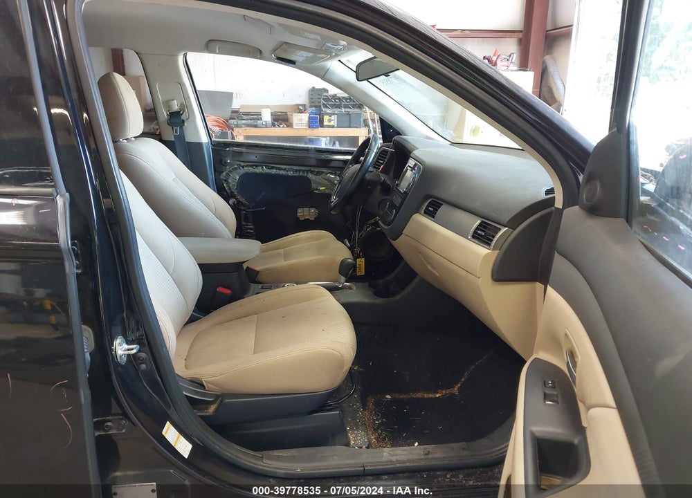 2016 MITSUBISHI OUTLANDER SE VIN: JA4AZ3A38GZ010683