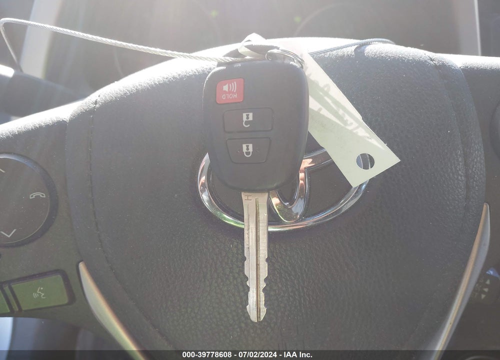 2018 TOYOTA RAV4 LE VIN: JTMZFREV6JJ162600