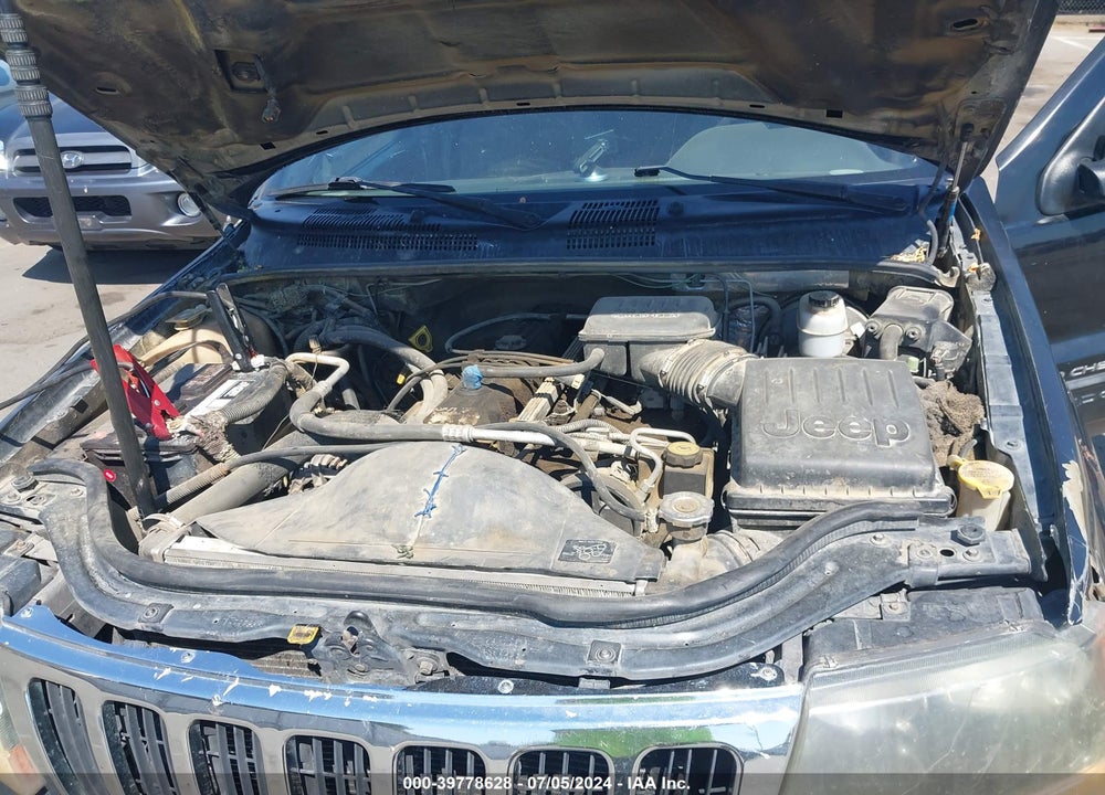 2000 JEEP GRAND CHEROKEE LAREDO VIN: 1J4G248S8YC228872