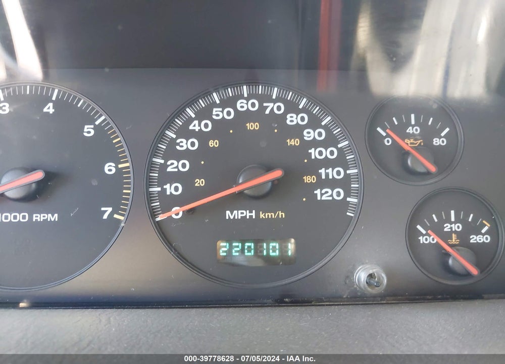 2000 JEEP GRAND CHEROKEE LAREDO VIN: 1J4G248S8YC228872