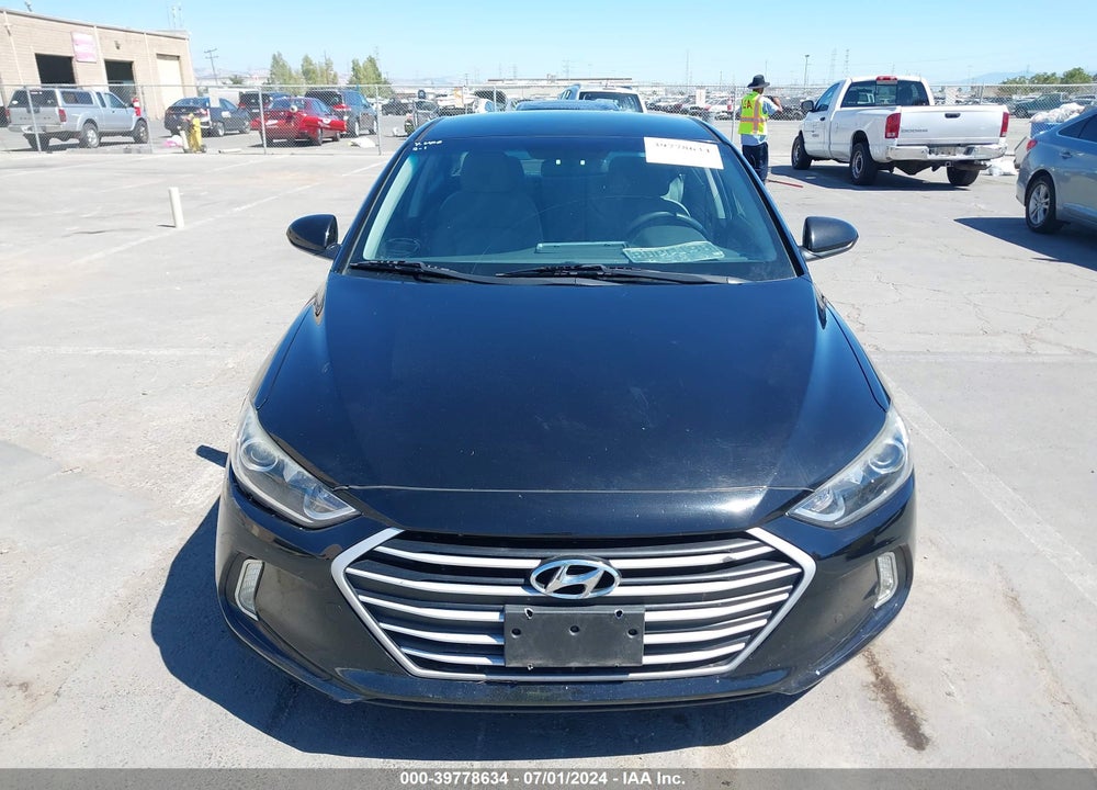 2018 HYUNDAI ELANTRA SE VIN: KMHD74LFXJU452564