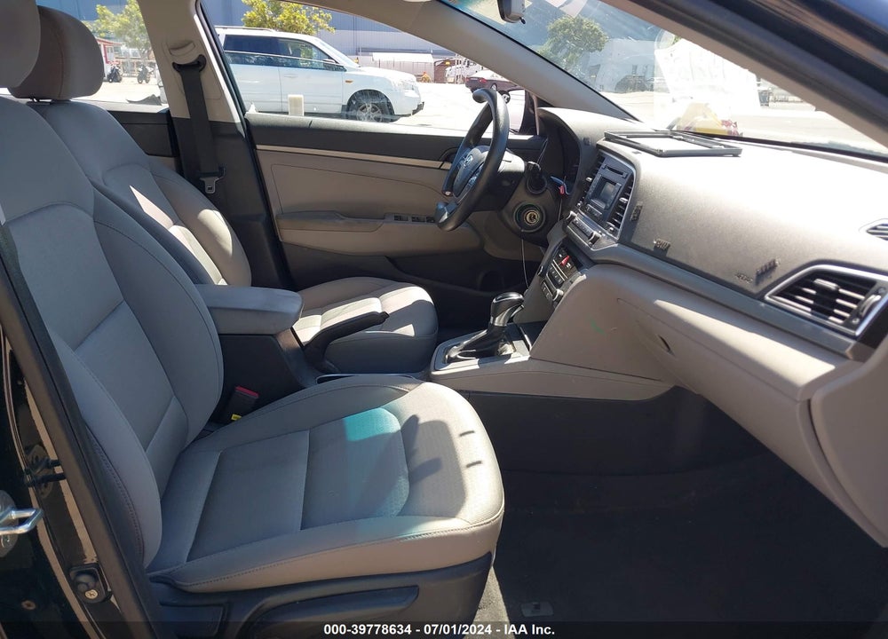2018 HYUNDAI ELANTRA SE VIN: KMHD74LFXJU452564