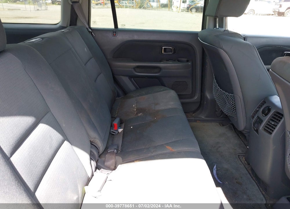 2006 HONDA PILOT LX VIN: 5FNYF18136B015316