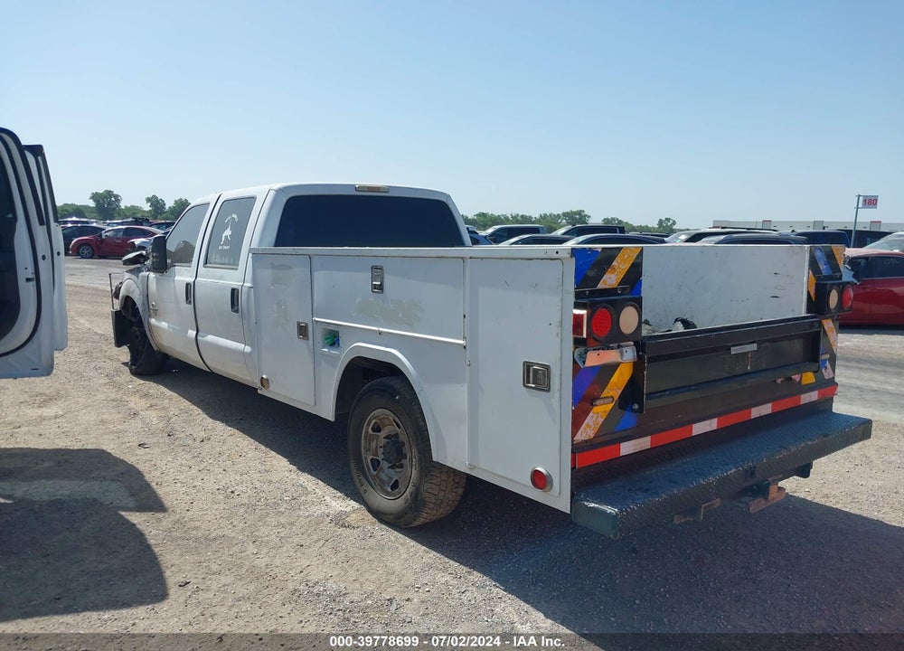 2015 FORD F-350 CHASSIS XL VIN: 1FD7W3ET8FEA70984