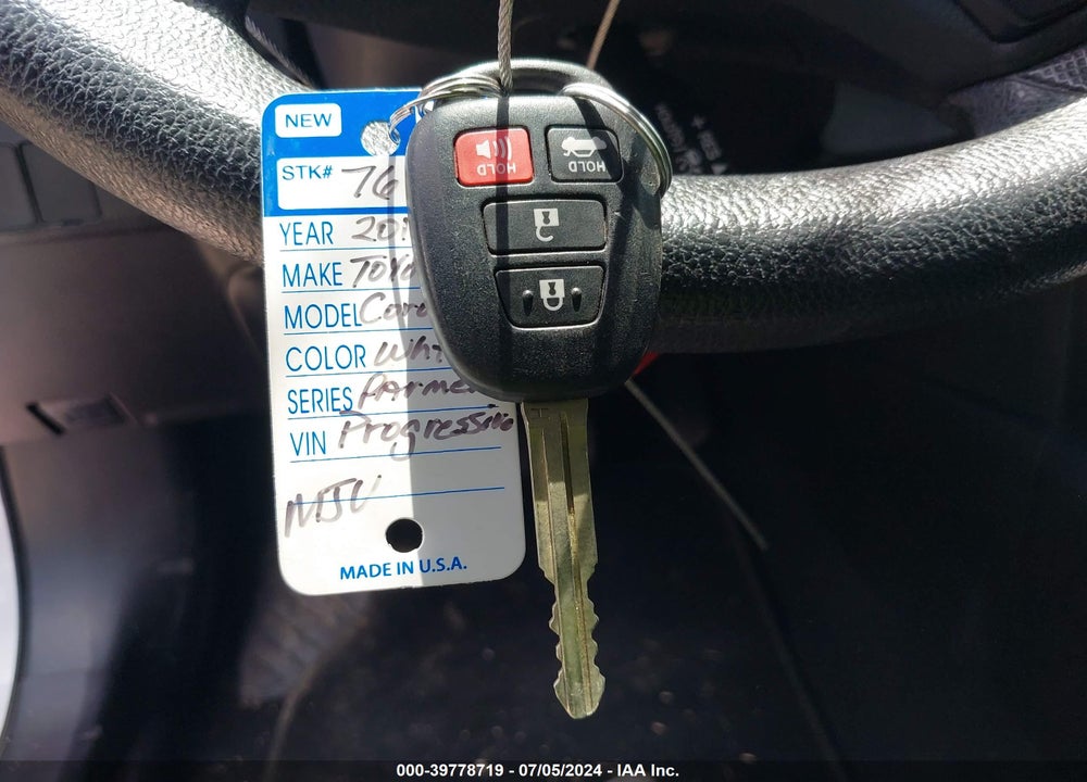 2018 TOYOTA COROLLA LE VIN: 5YFBURHE5JP745187