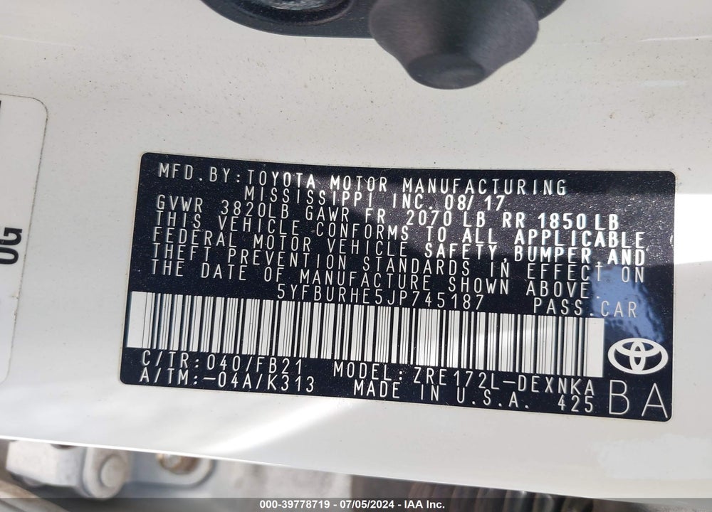 2018 TOYOTA COROLLA LE VIN: 5YFBURHE5JP745187