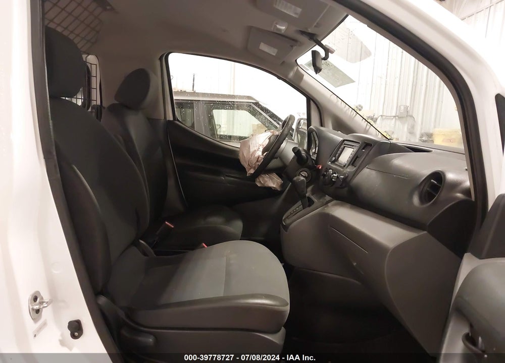 2015 NISSAN NV200 SV VIN: 3N6CM0KN3FK698032