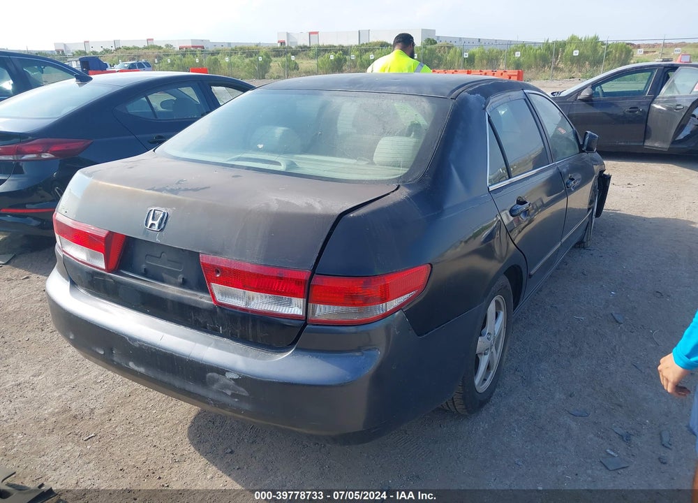 2004 HONDA ACCORD 2.4 EX VIN: 1HGCM56704A117985