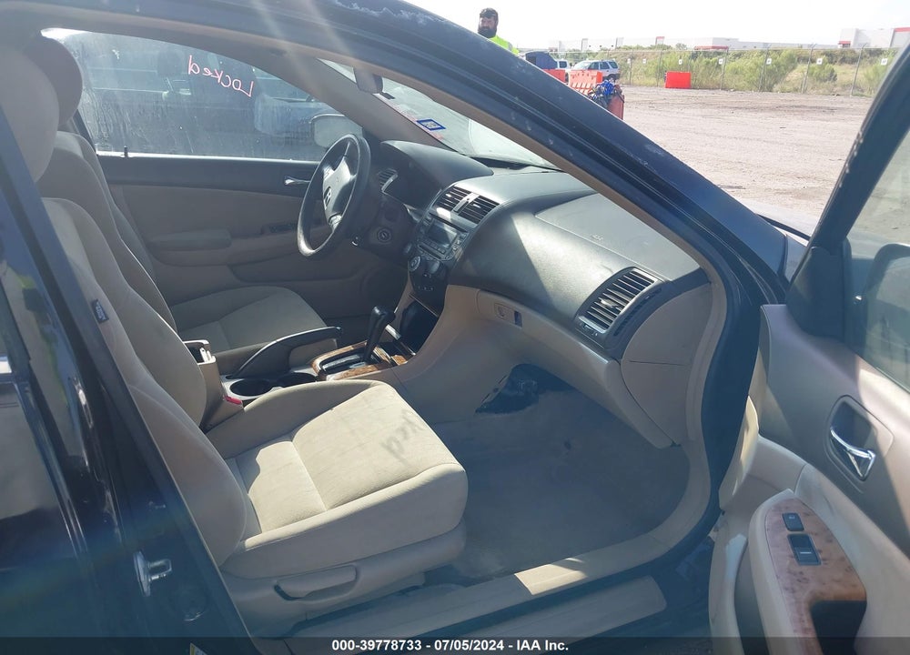 2004 HONDA ACCORD 2.4 EX VIN: 1HGCM56704A117985
