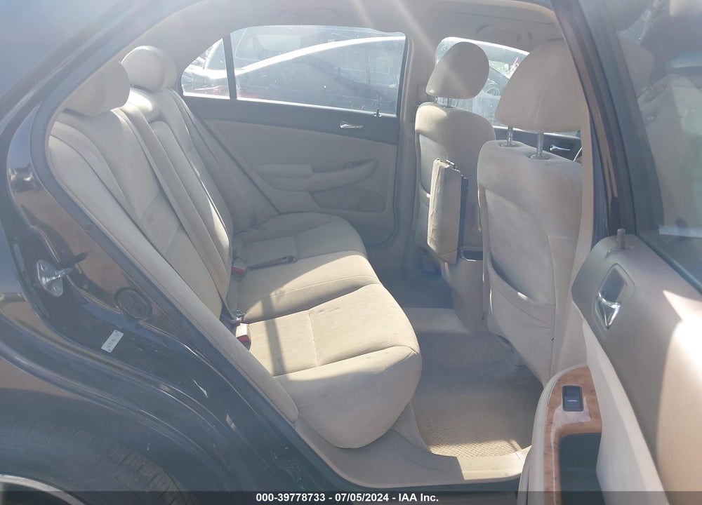 2004 HONDA ACCORD 2.4 EX VIN: 1HGCM56704A117985