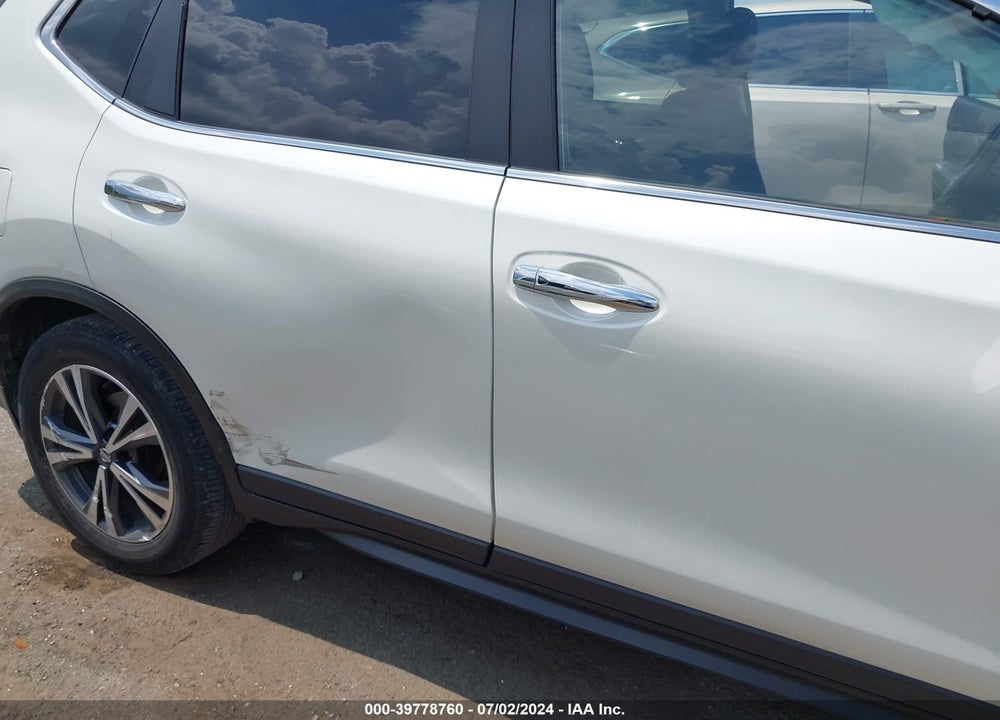 2019 NISSAN ROGUE SV VIN: 5N1AT2MT0KC737000