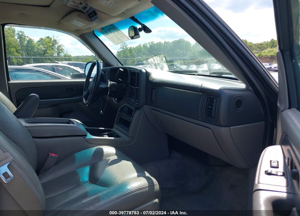 2003 CHEVROLET SUBURBAN 1500 LT VIN: 3GNFK16Z03G113969
