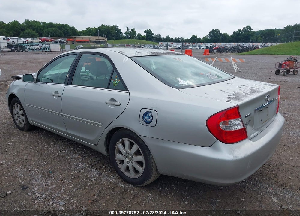 2002 TOYOTA CAMRY XLE VIN: 4T1BE32K22U584371