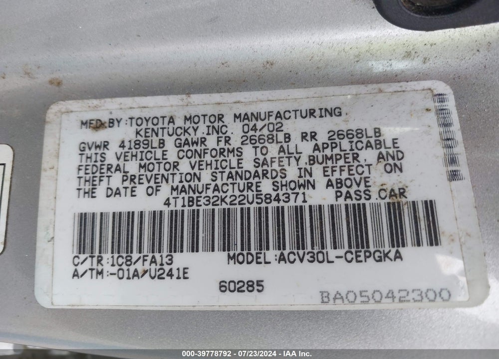 2002 TOYOTA CAMRY XLE VIN: 4T1BE32K22U584371
