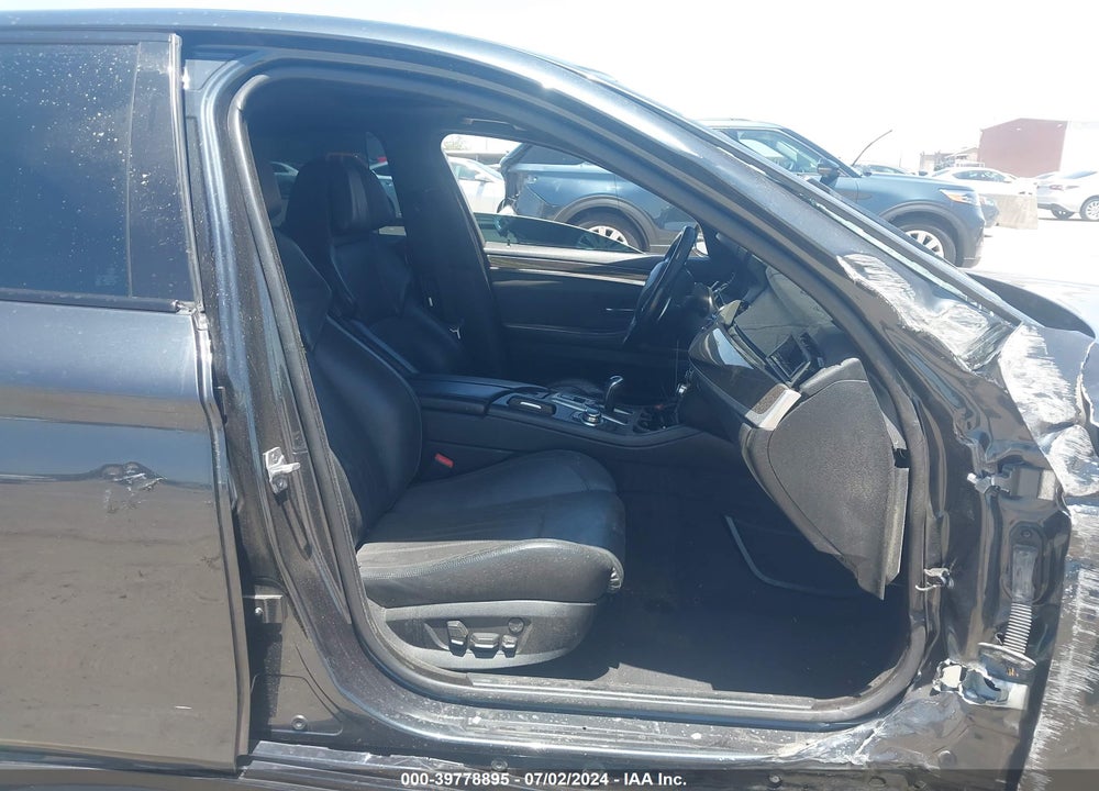 2013 BMW M5 VIN: WBSFV9C50DD097053