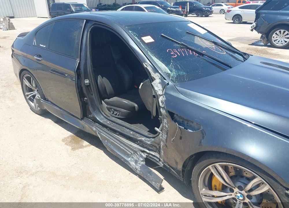2013 BMW M5 VIN: WBSFV9C50DD097053