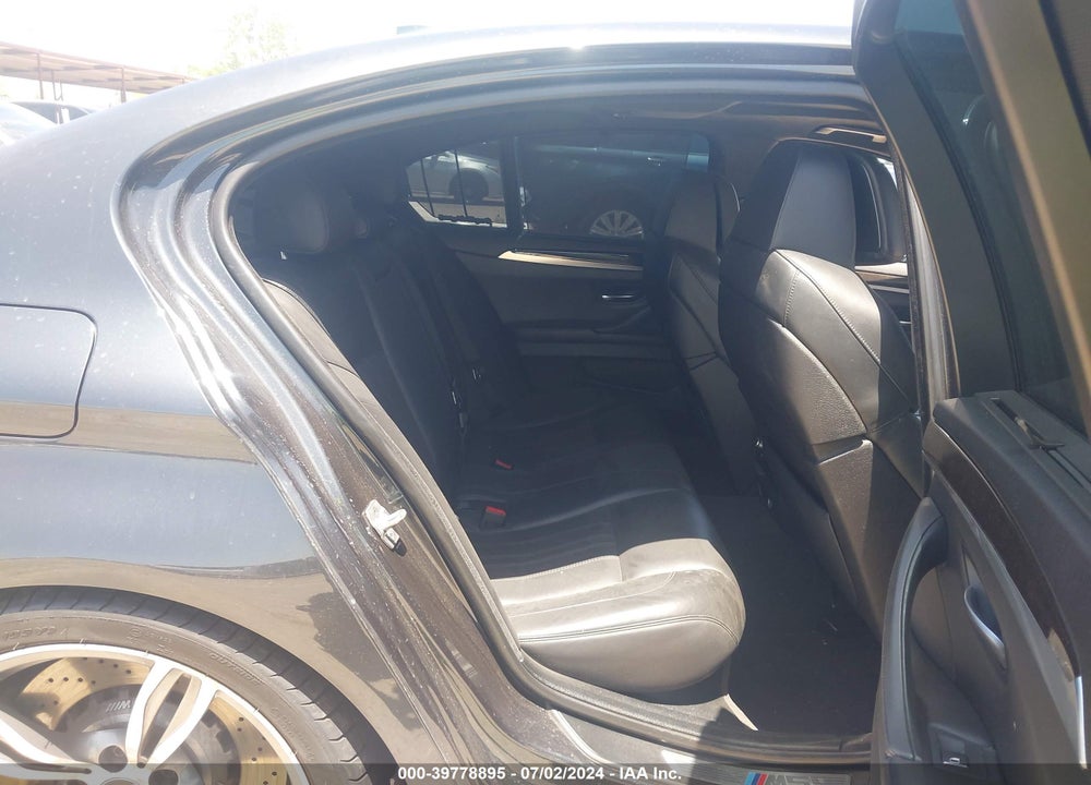 2013 BMW M5 VIN: WBSFV9C50DD097053