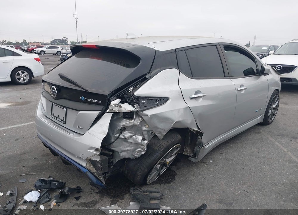 2018 NISSAN LEAF SV VIN: 1N4AZ1CP3JC305913