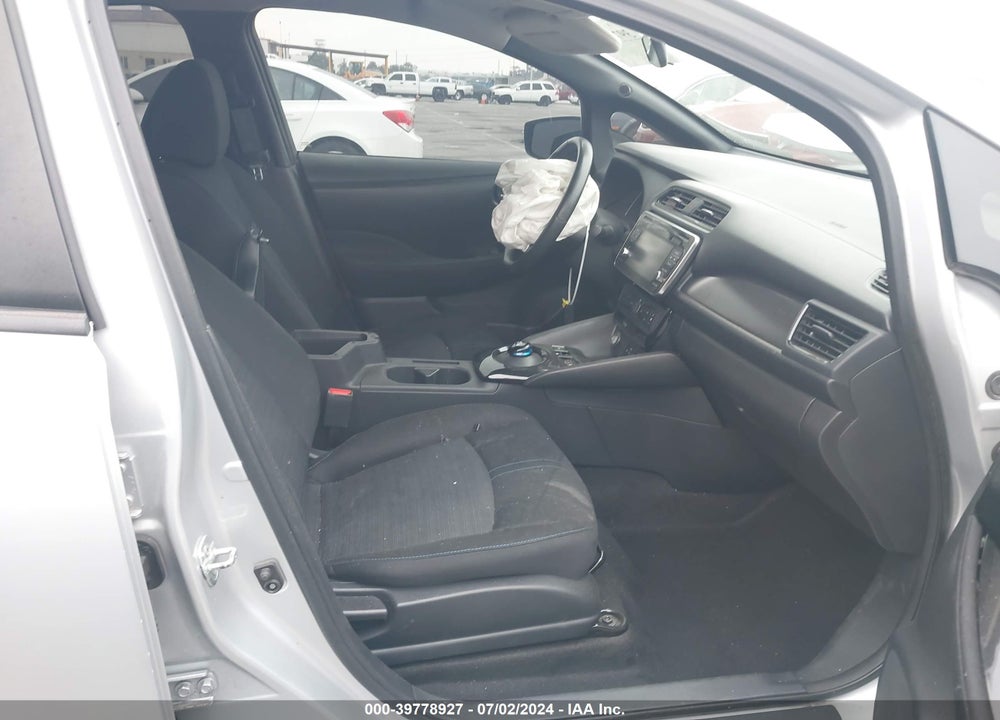 2018 NISSAN LEAF SV VIN: 1N4AZ1CP3JC305913