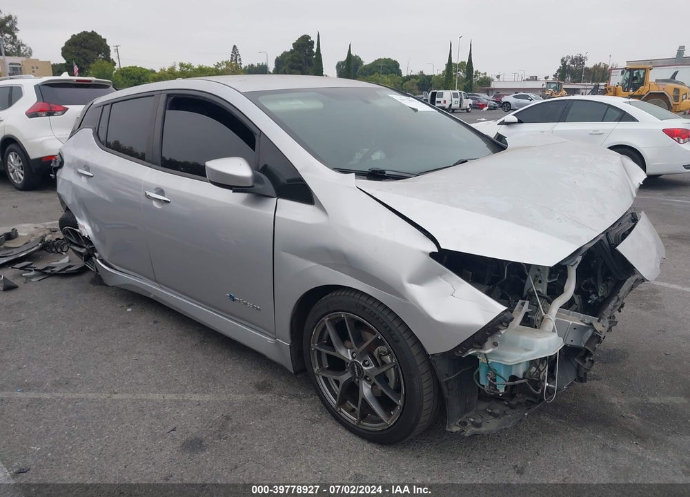 2018 NISSAN LEAF SV VIN: 1N4AZ1CP3JC305913