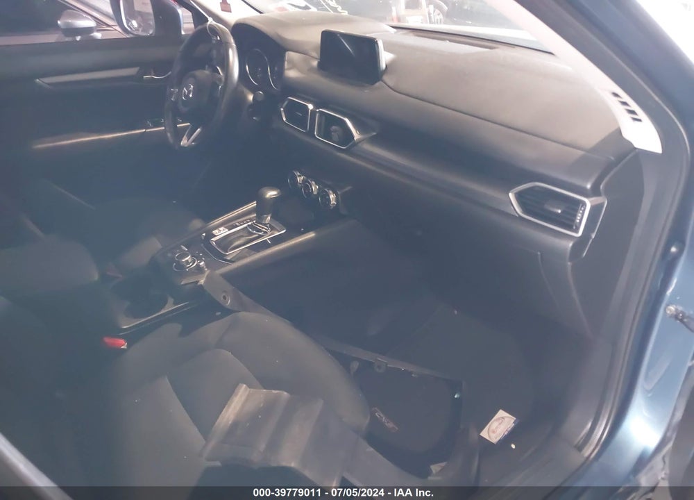 2018 MAZDA CX-5 SPORT VIN: JM3KFBBM0J0353575