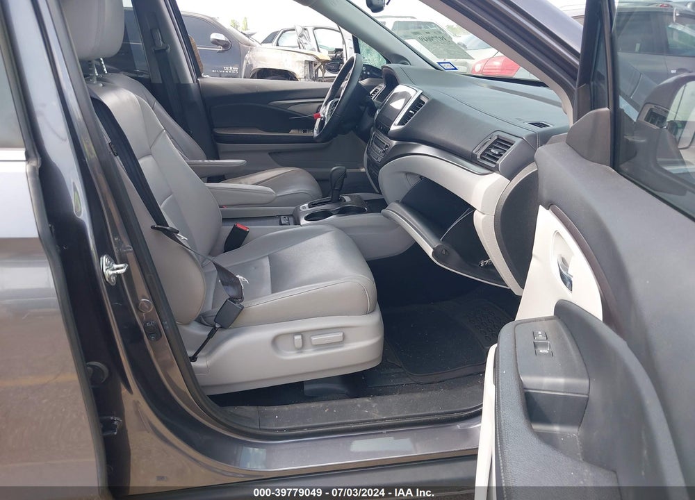 2017 HONDA PILOT EX-L VIN: 5FNYF5H8XHB033125