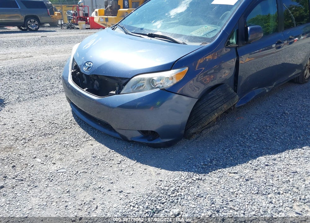 2014 TOYOTA SIENNA LE V6 8 PASSENGER VIN: 5TDKK3DC1ES519474