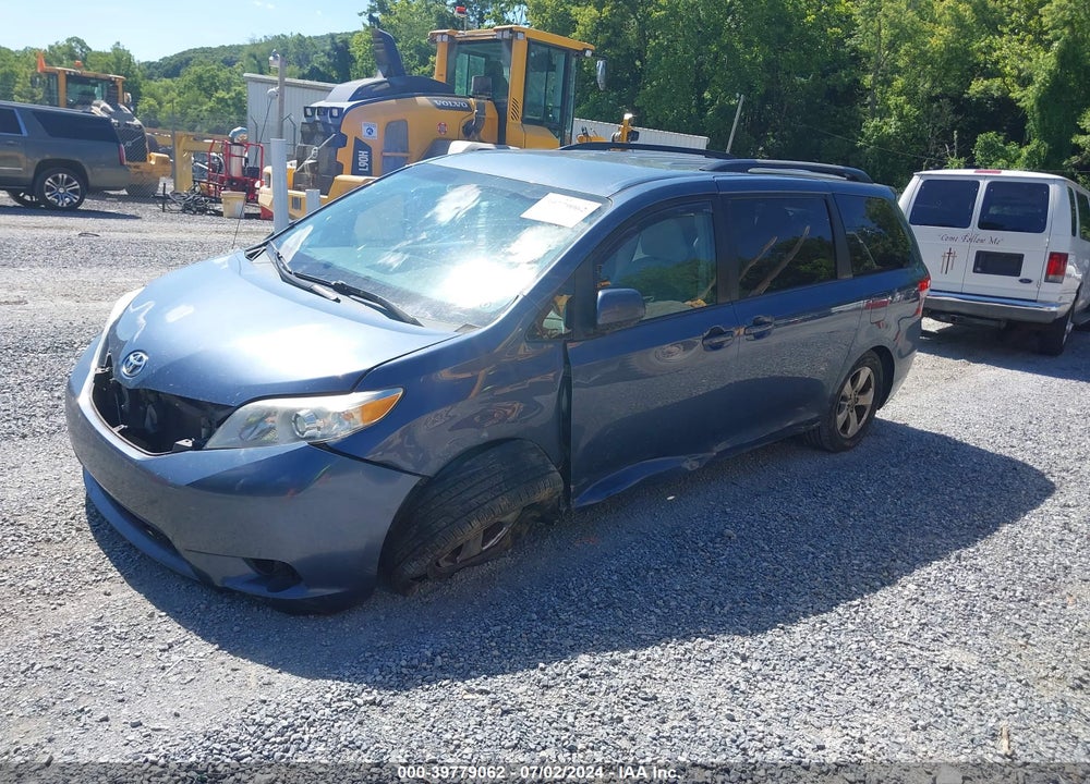 2014 TOYOTA SIENNA LE V6 8 PASSENGER VIN: 5TDKK3DC1ES519474