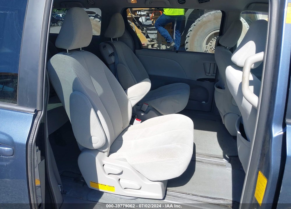 2014 TOYOTA SIENNA LE V6 8 PASSENGER VIN: 5TDKK3DC1ES519474