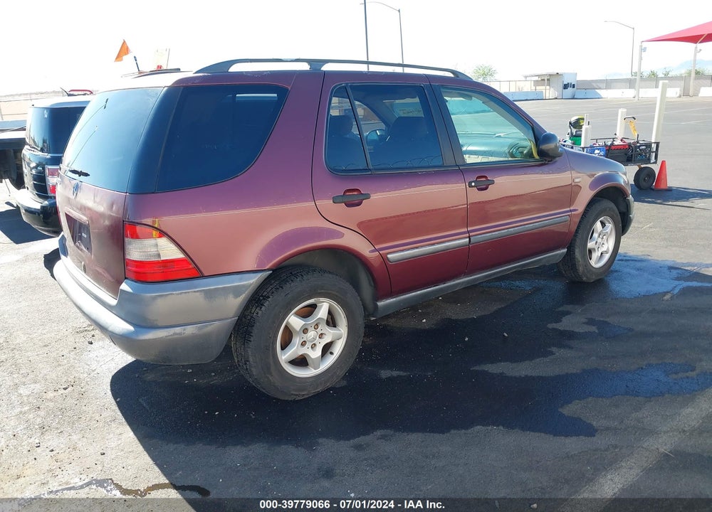 1999 MERCEDES-BENZ ML 320 VIN: 4JGAB54E8XA121683