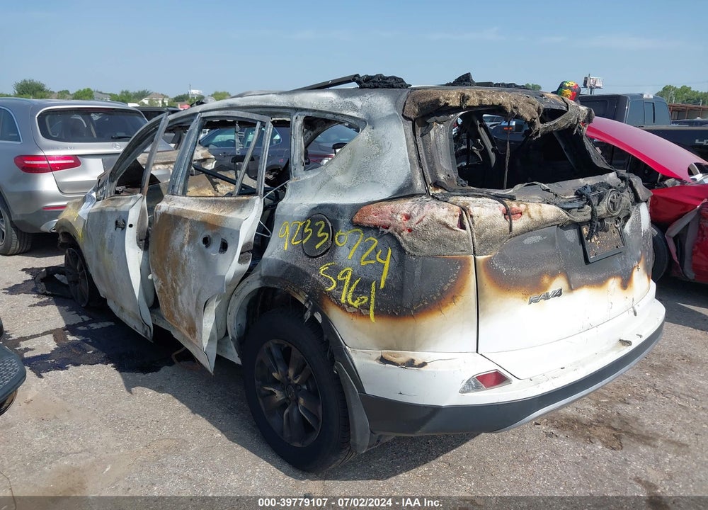 2018 TOYOTA RAV4 XLE VIN: JTMRFREV9JJ235961