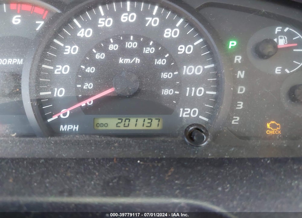 2005 TOYOTA TUNDRA SR5 V8 VIN: 5TBET34125S486499