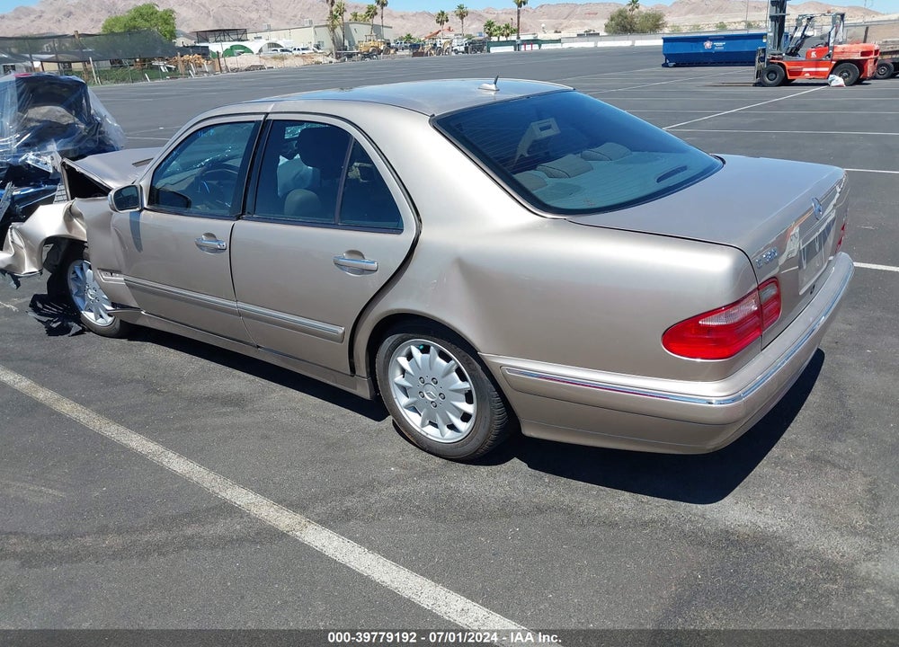 2000 MERCEDES-BENZ E 320 VIN: WDBJF65J3YB100597