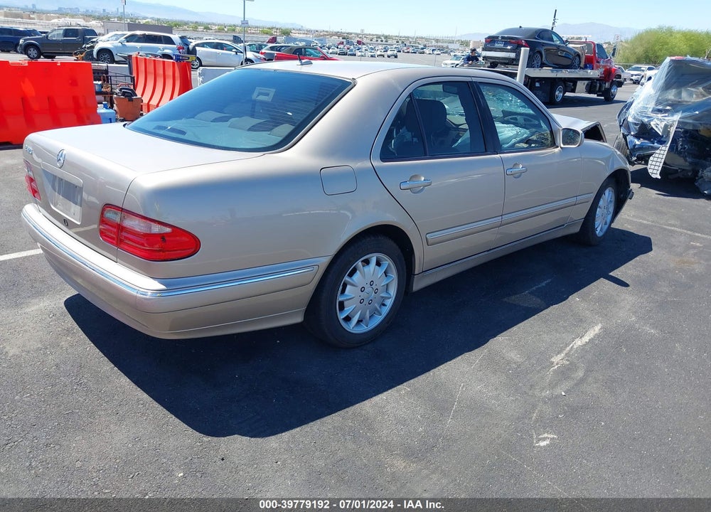 2000 MERCEDES-BENZ E 320 VIN: WDBJF65J3YB100597