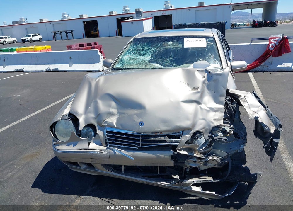 2000 MERCEDES-BENZ E 320 VIN: WDBJF65J3YB100597