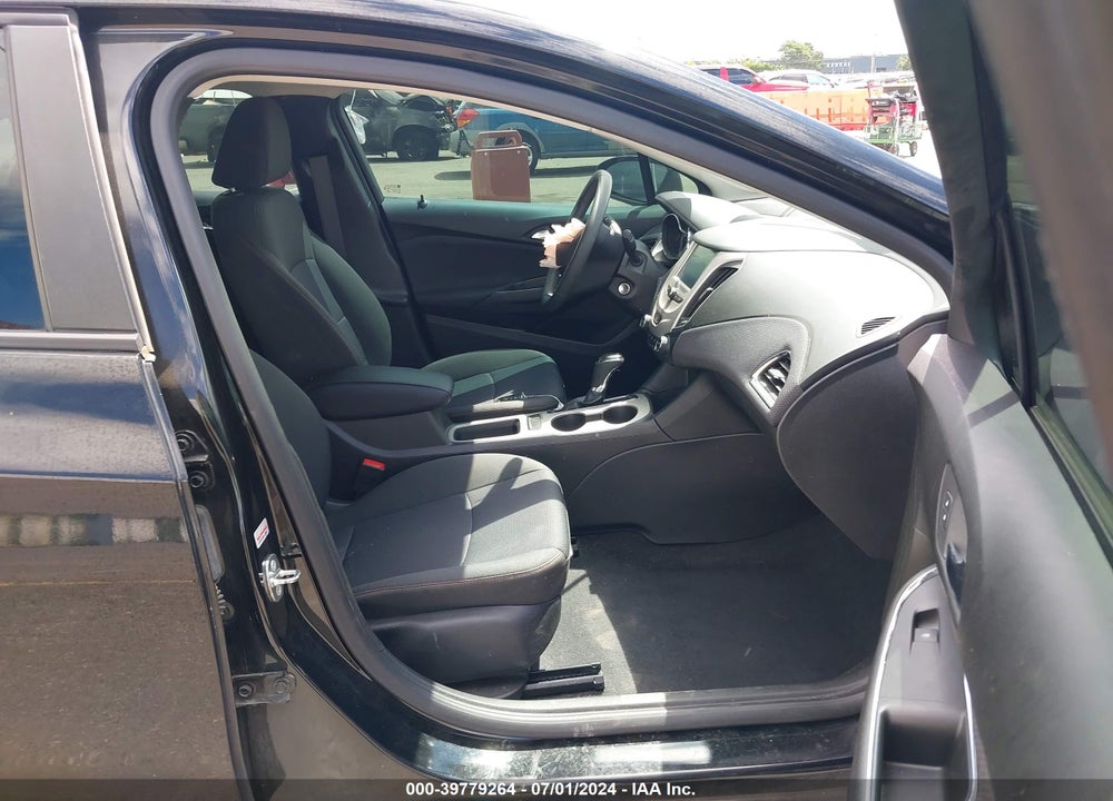 2018 CHEVROLET CRUZE LS AUTO VIN: 1G1BC5SM6J7220547