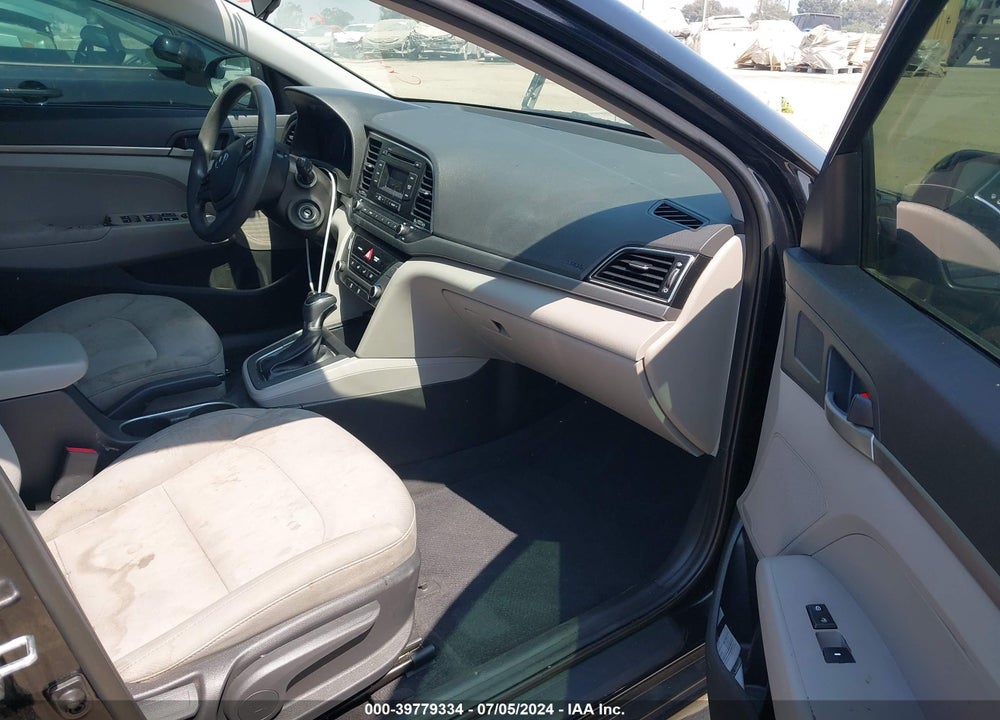 2018 HYUNDAI ELANTRA SE VIN: 5NPD74LF9JH329255