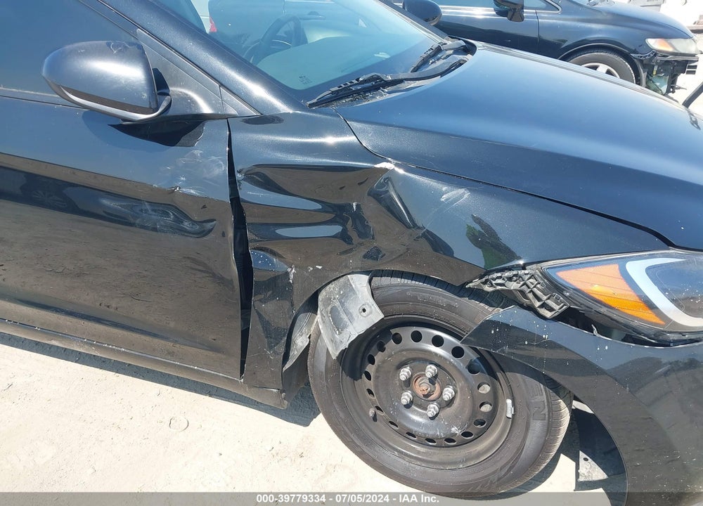 2018 HYUNDAI ELANTRA SE VIN: 5NPD74LF9JH329255