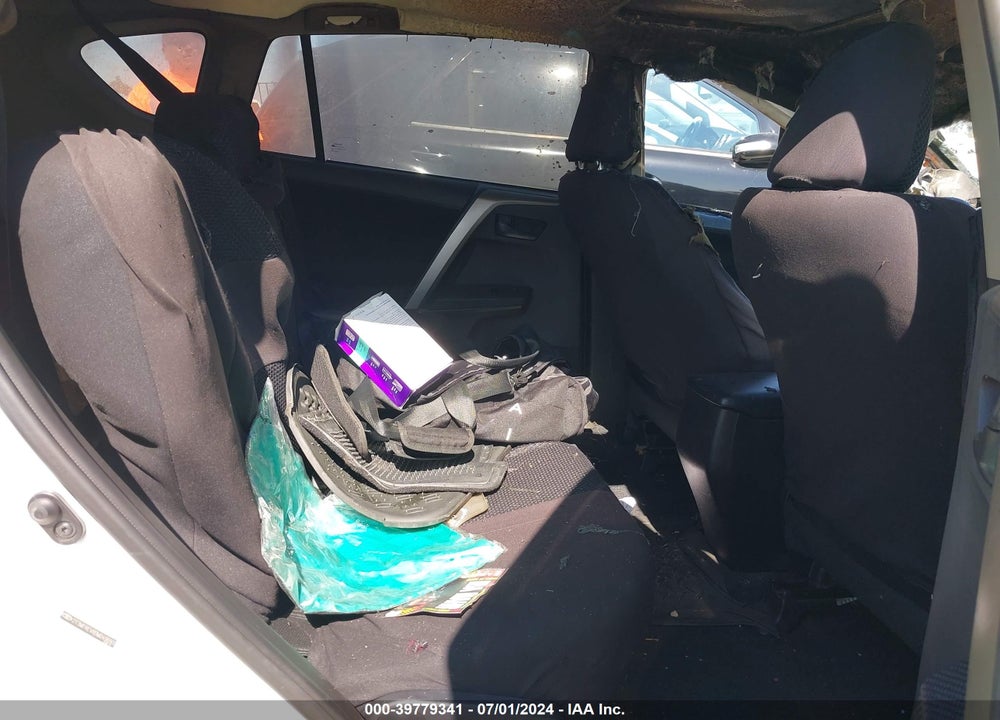 2013 TOYOTA RAV4 XLE VIN: 2T3WFREV8DW049093